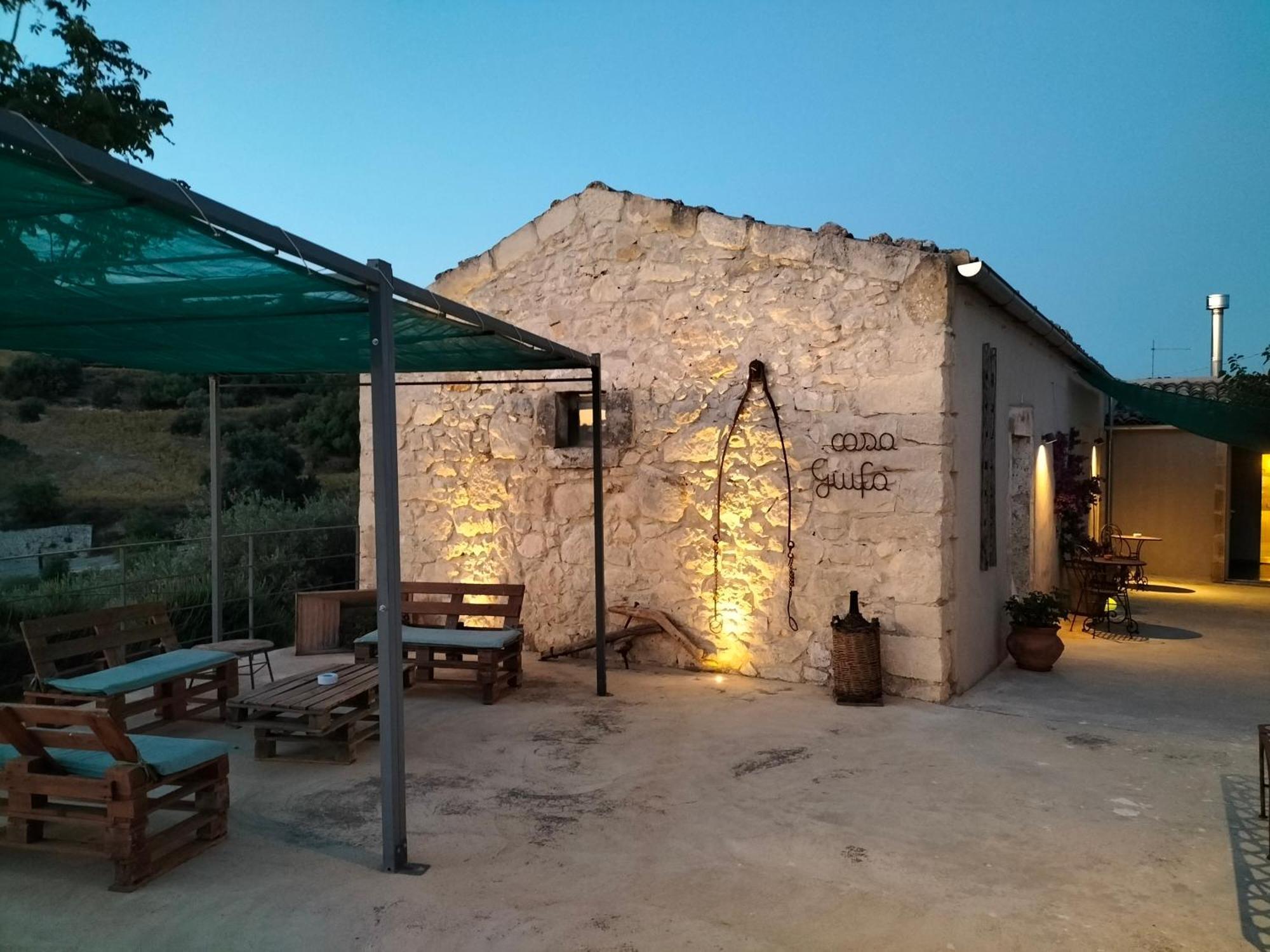 Casa Giufa B&B Chiaramonte Gulfi Bagian luar foto